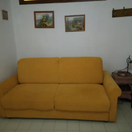 The Small House On The Course Of Apartament